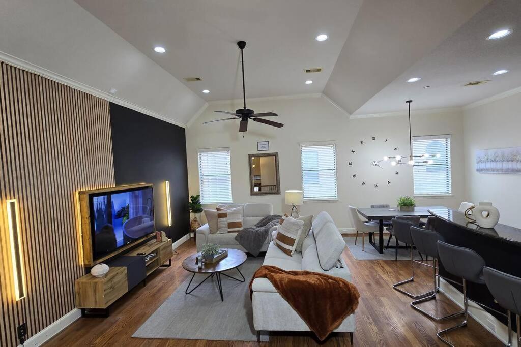 Modern Galleria Gem Private Jacuzzi 3 Br Houston Exteriér fotografie