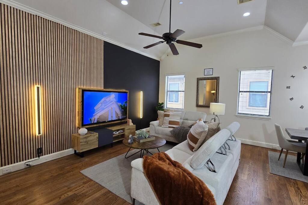 Modern Galleria Gem Private Jacuzzi 3 Br Houston Exteriér fotografie