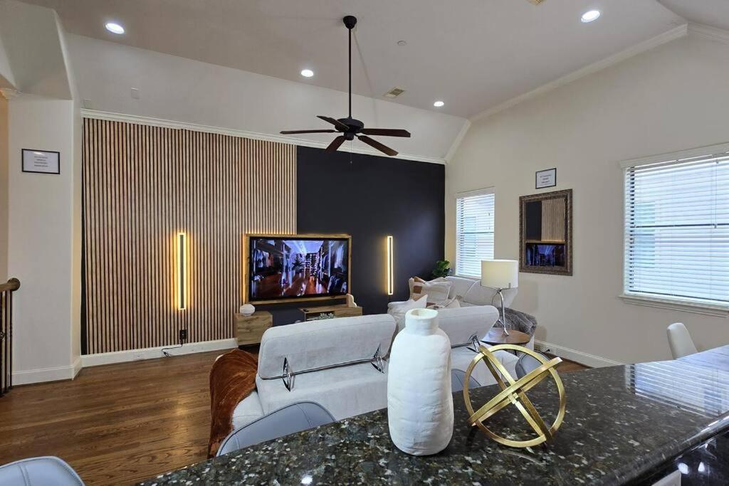 Modern Galleria Gem Private Jacuzzi 3 Br Houston Exteriér fotografie