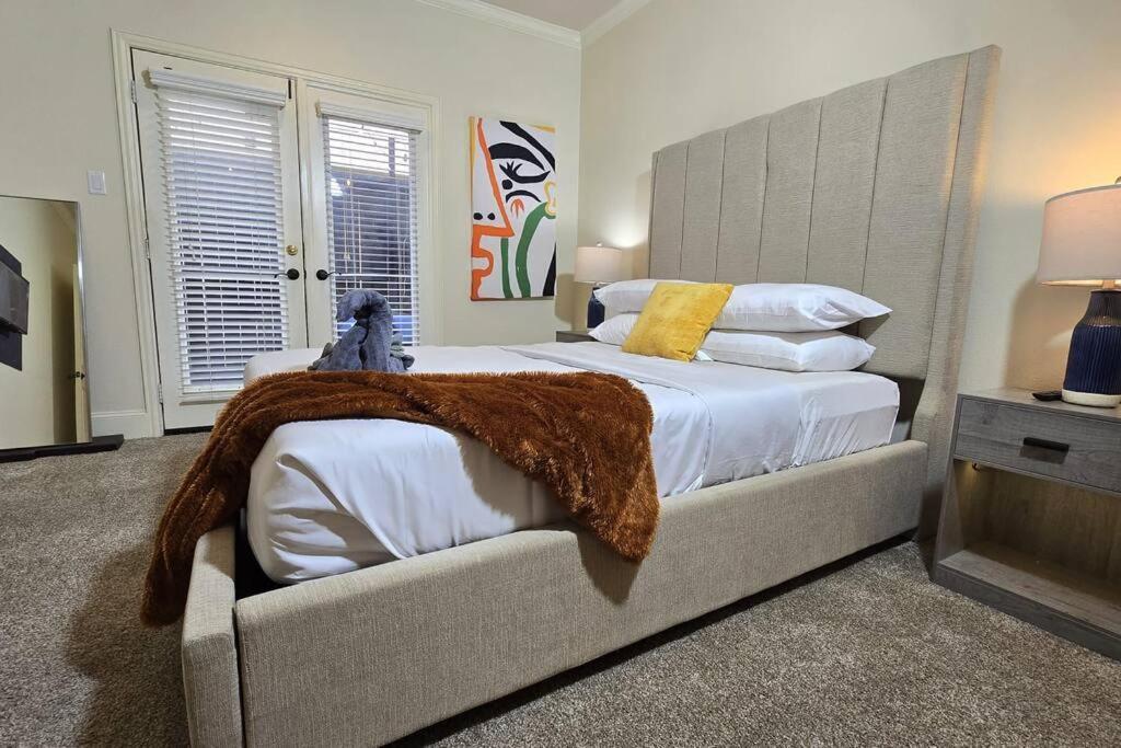 Modern Galleria Gem Private Jacuzzi 3 Br Houston Exteriér fotografie