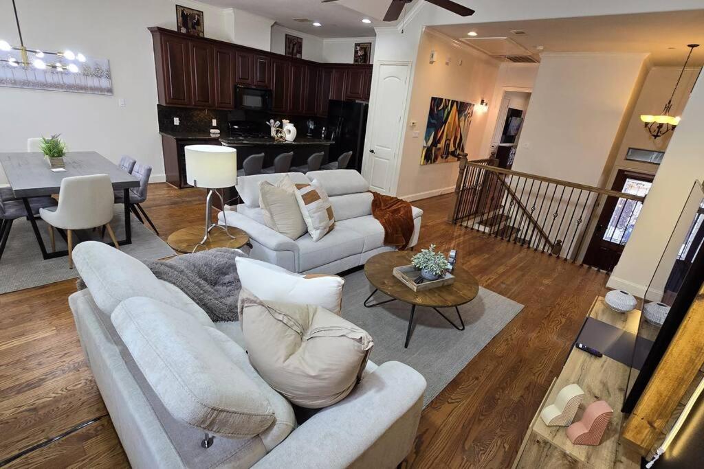Modern Galleria Gem Private Jacuzzi 3 Br Houston Exteriér fotografie