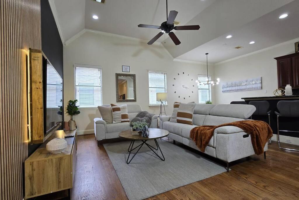 Modern Galleria Gem Private Jacuzzi 3 Br Houston Exteriér fotografie